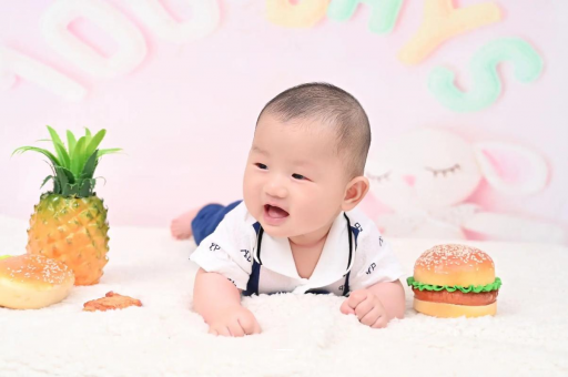 宣汉宝宝在妈妈肚子里